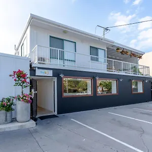 Albergue Surf Boutique Backpackers - Free Breakfast Gold Coast